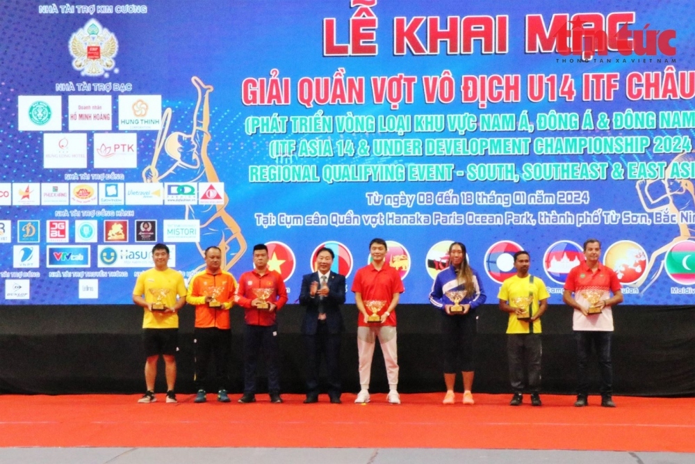 Asian sports teams compete in regional U14 tennis tournament in Bac Ninh