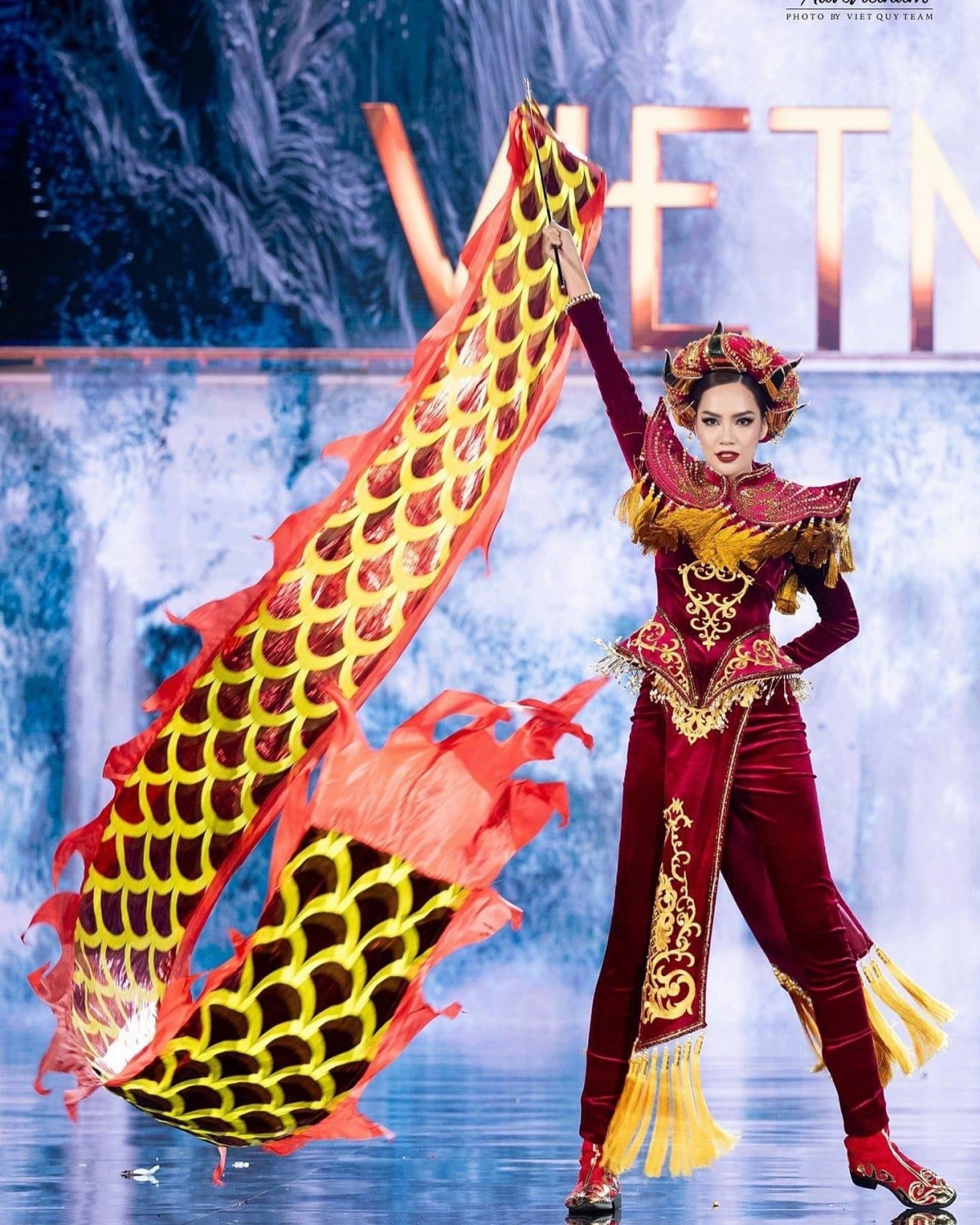 Vietnamese outfit voted as best costume in 2023’s global pageants