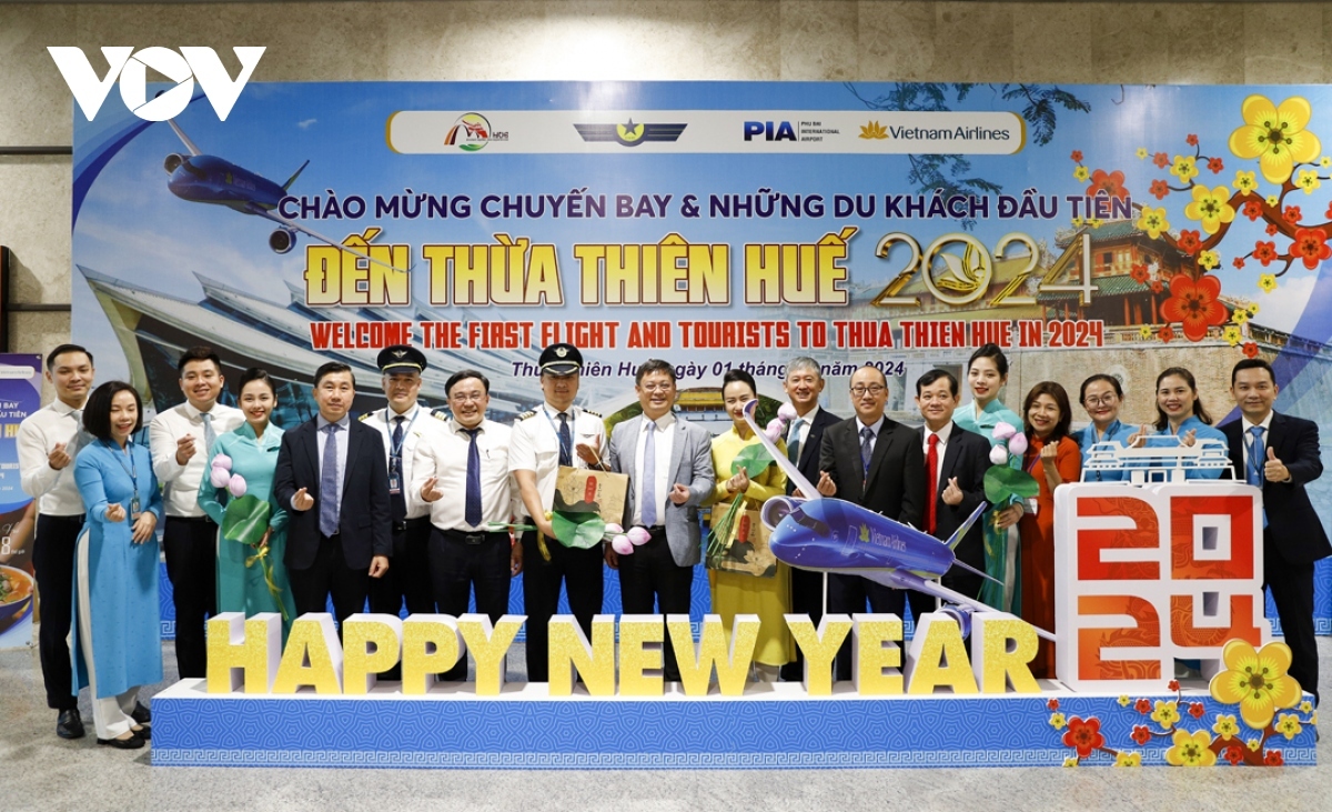 Many Vietnamese localities welcome first tourists in 2024