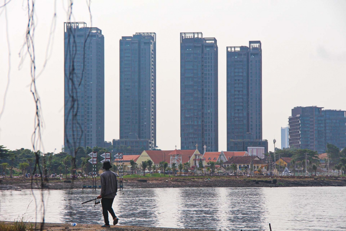 Hanoi, HCM City real estate markets show mixed results