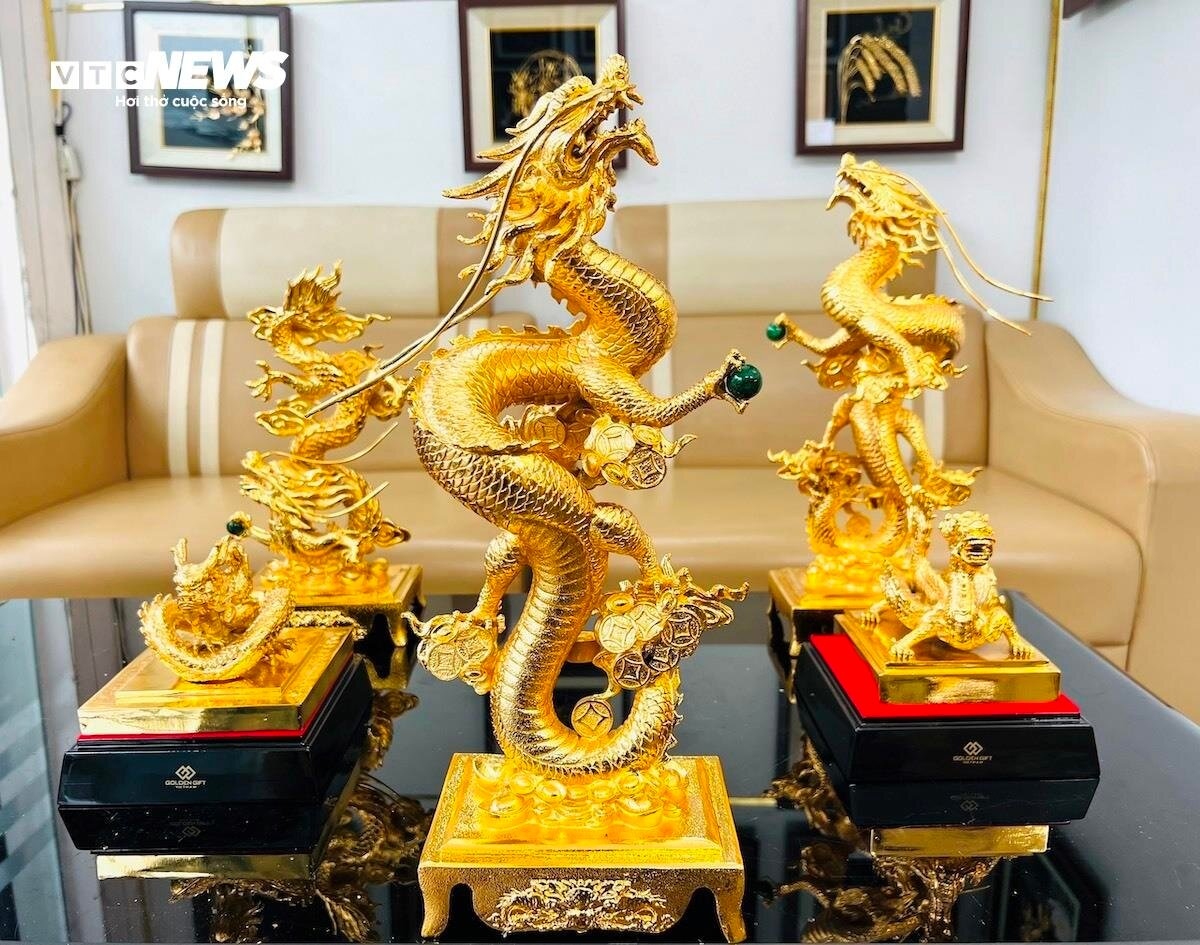24k gold-plated dragon figurines among favourite Tet gifts