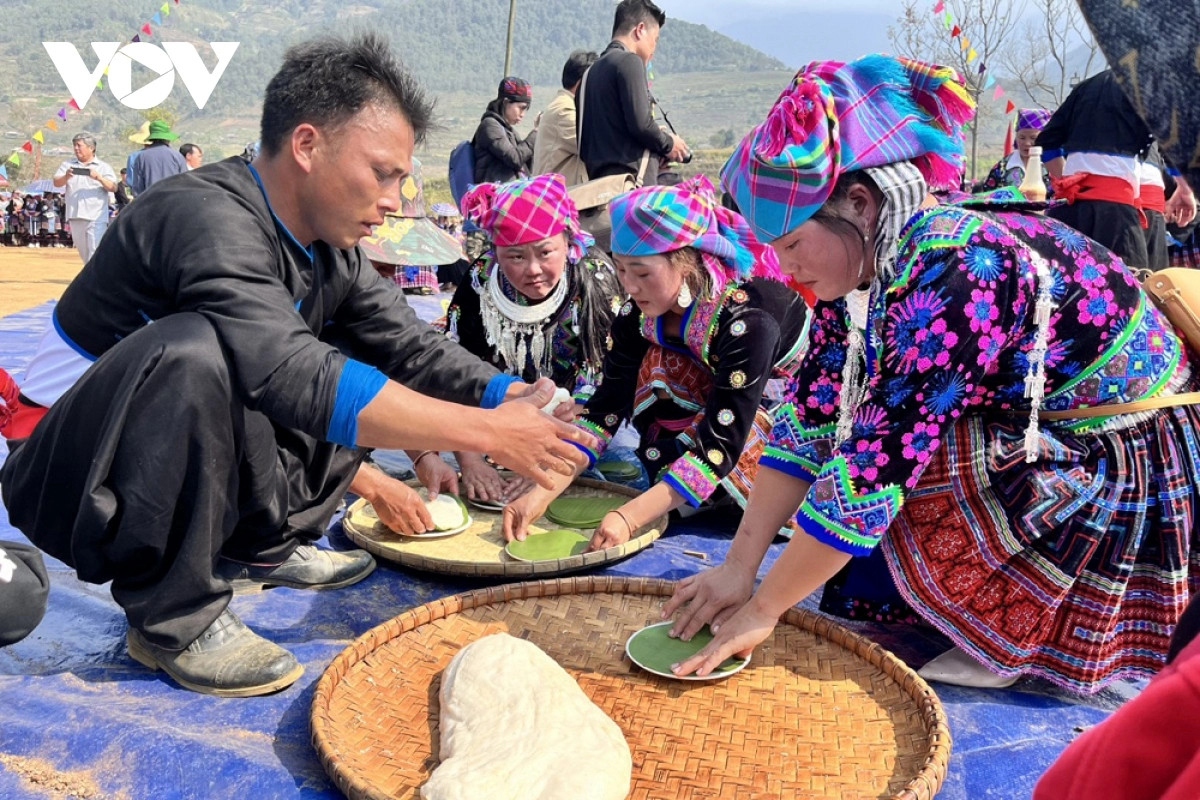 Distinctive Gau Tao spring festival of the Mong in northern Vietnam
