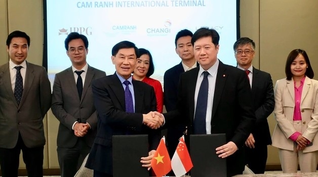 Cam Ranh and Changi Airports team up to deploy automatic check-in services