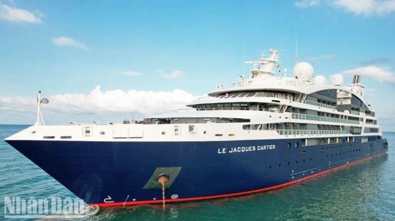 Luxury cruise ship brings 150 high-end tourists to Phu Quoc Island