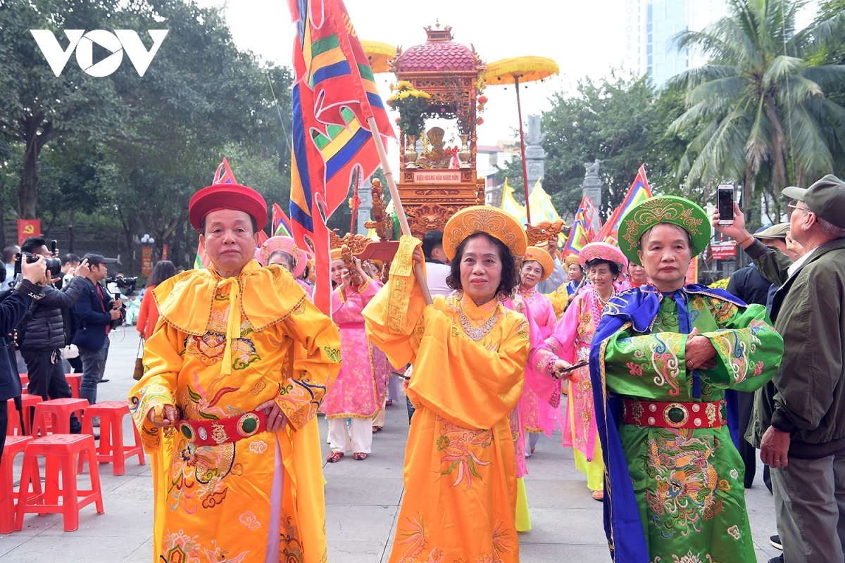 Thousands attend Dong Da festival in memory of King Quang Trung