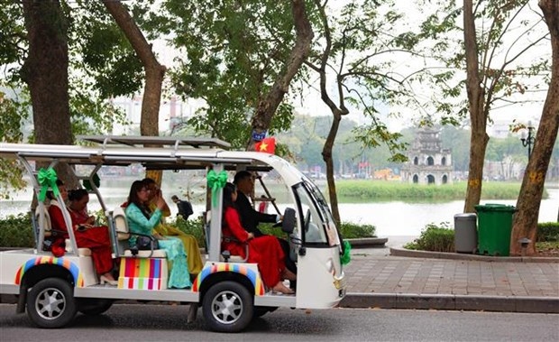 Hoan Kiem – Thang Long Imperial Citadel e-bus route launched