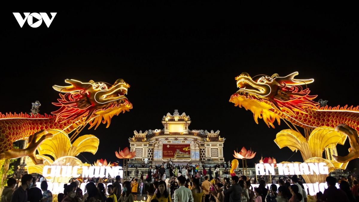 Beautiful images of dragon mascot seen in Hue ancient city