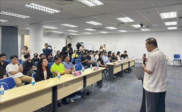 Vietnamese students in Singapore hold career fair