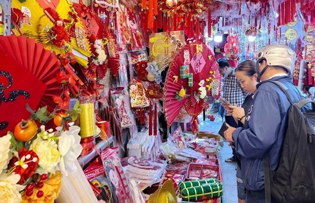 Merchants anticipate strong sales for Tet