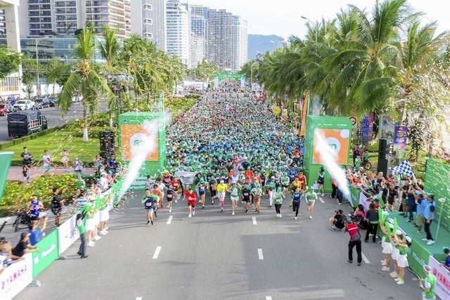 Nearly 1,800 foreigners race in Da Nang international marathon
