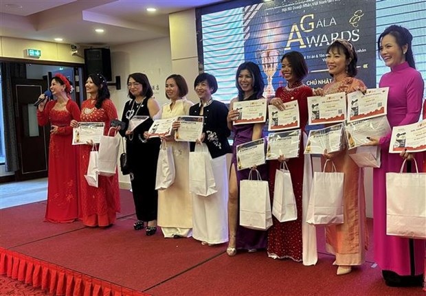 Vietnamese businesswomen honoured in France