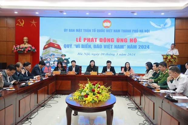 Hanoi raises nearly VND40 bln for seas & islands fund