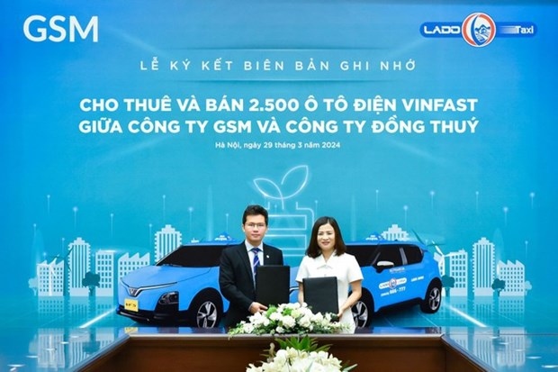 Lado Taxi signs MoU to buy, lease 2,500 VinFast electric cars