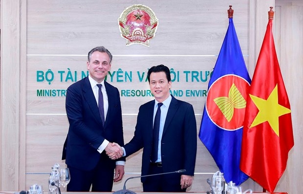 Netherlands to assist Vietnam in sustainable sand mining, water management