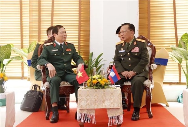 Vietnam strengthens defence cooperation with Laos, Cambodia