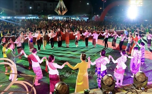 Son La, Laos’ Houaphanh province hold tourism, cultural festival