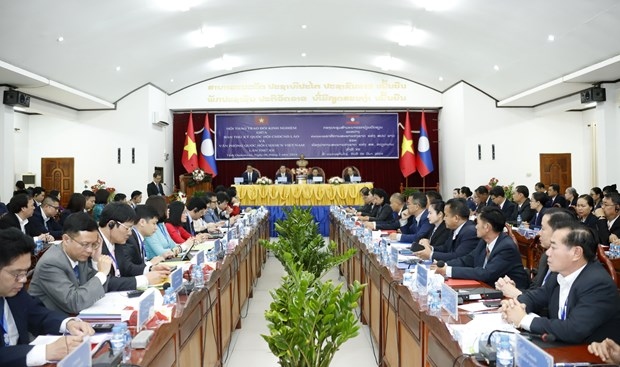 Vietnamese, Lao parliaments step up cooperation