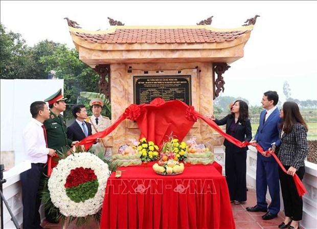 Vietnamese and Algerian victims of 1974 plane crash remembered in Hanoi