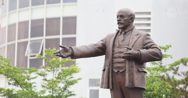 Lenin statue inaugurated in central Vietnam