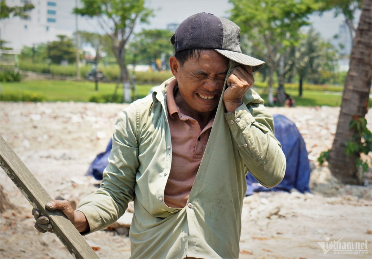 Locals in Da Nang seek measures to cope with heat wave