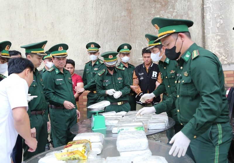Ha Tinh police bust large drug trafficking ring from Laos