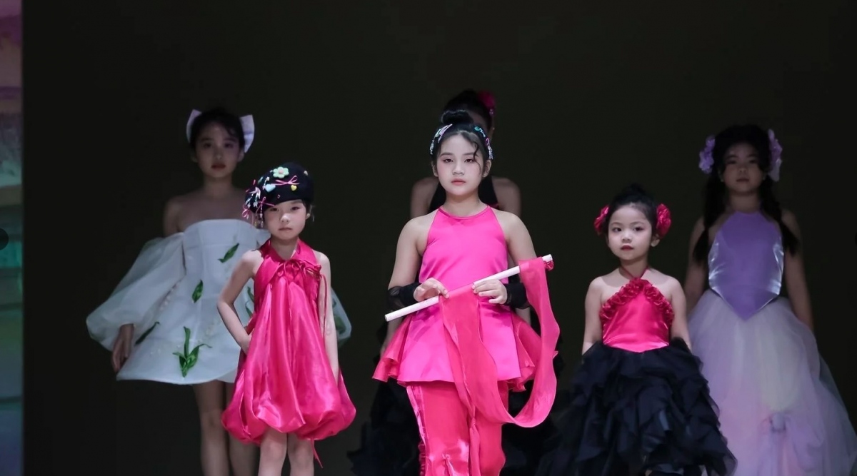 Vietnamese child models impress Shanghai Fashion Week