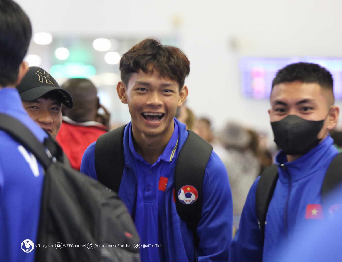 Vietnamese U23 footballers head to Qatar for U23 Asian Cup