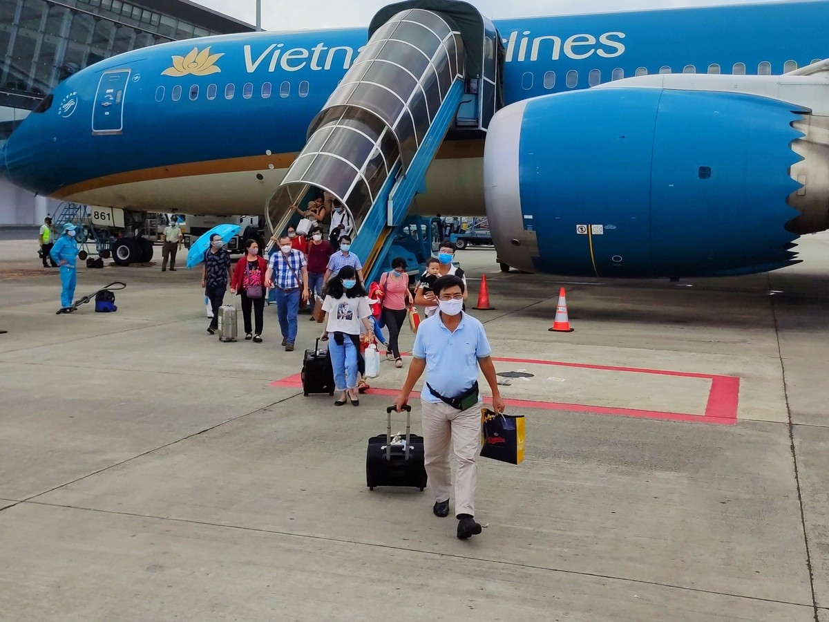 Vietnamese travelers prefer outbound tours amid high domestic airfares