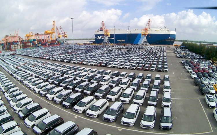April sees drop in automobile imports