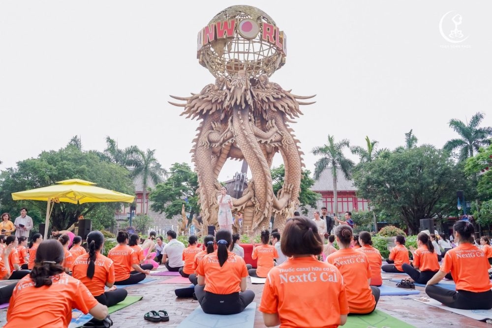 2,000 people perform yoga at summer festival