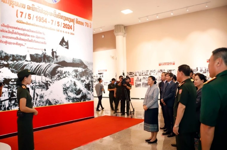 Vientiane photo exhibition marks Dien Bien Phu Victory anniversary