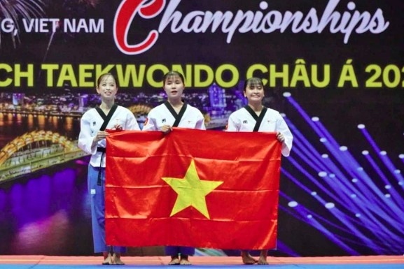 Female Vietnamese team wins gold at Asian Taekwondo Championship