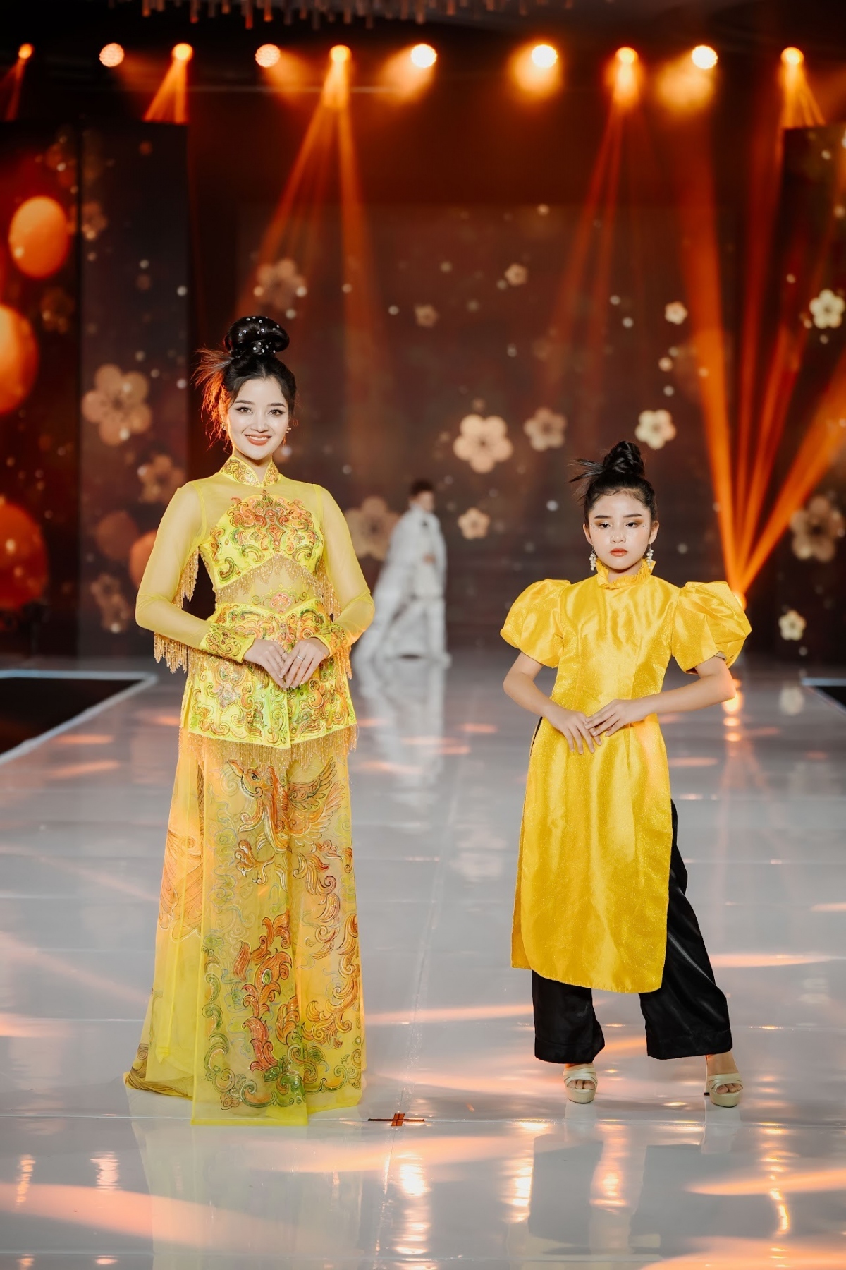 Local designer promotes Ao Dai at Bangkok Kid International Fashion Week