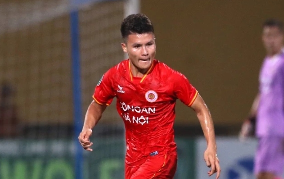 Midfielder Nguyen Quang Hai set to join J1 League Club