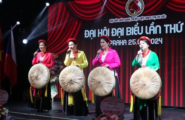 Vietnam cultural, art association in Czech Republic holds 4th congress