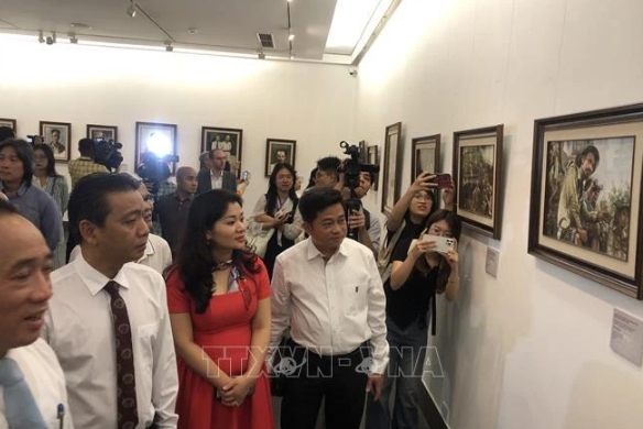 Painting exhibition on sentiment of OVs for President Ho Chi Minh opens in Hanoi