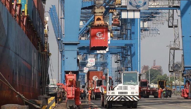 Vietnam posts trade surplus of US$8.01 billion in five-month period