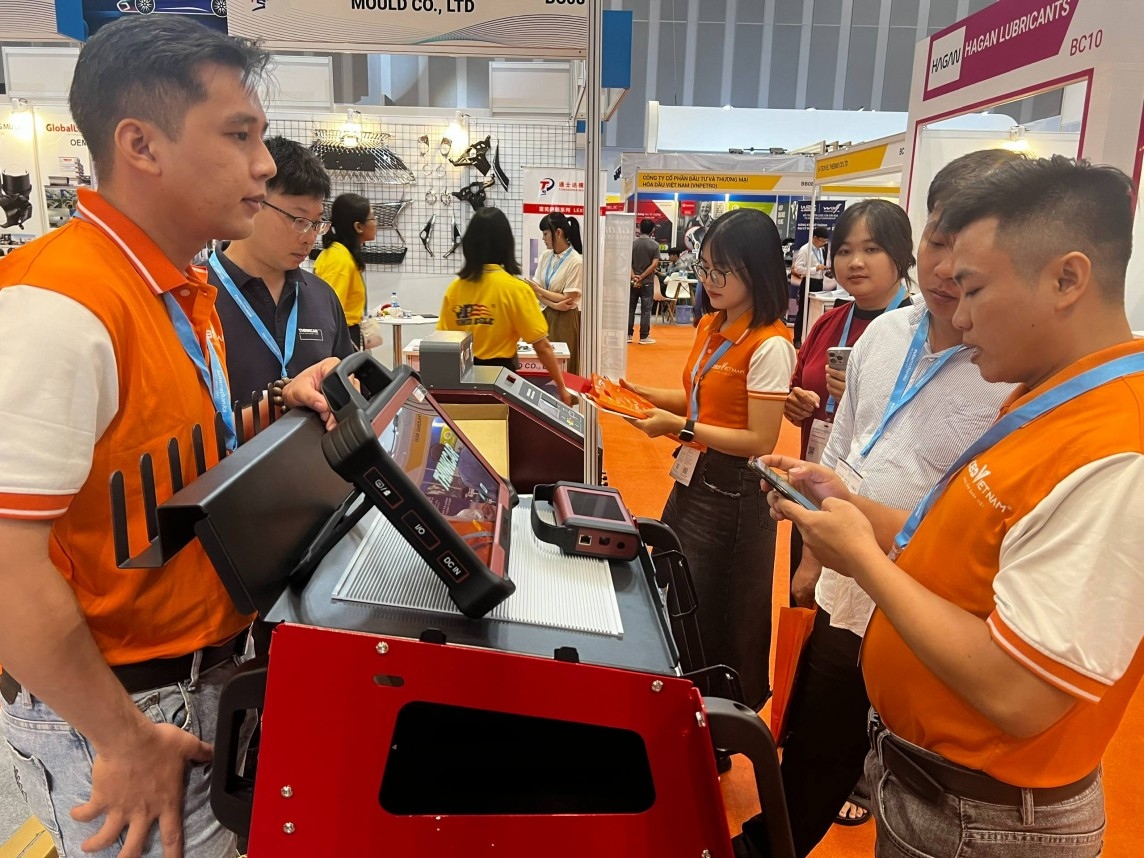 Leading national automotive trade fair opens in HCM City