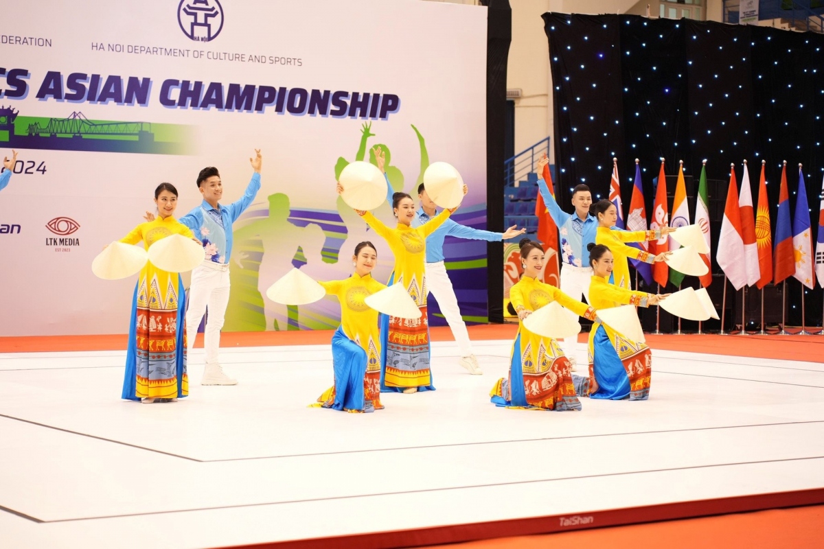 Over 300 aerobics athletes vie for Asian championship title in Hanoi