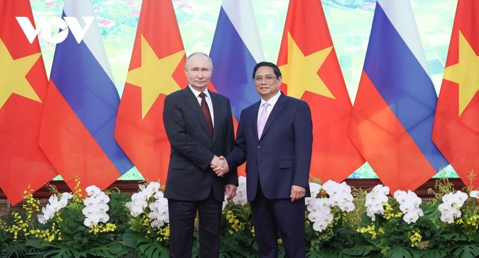 President Putin supports Vietnam's proposal to soon implement major projects