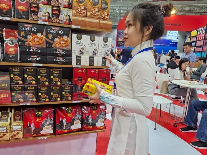 Vietnamese coffee introduced at Vietnam International Sourcing 2024