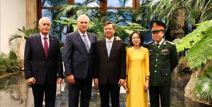 Cuba, Vietnam reinforce solidarity, all-round cooperation