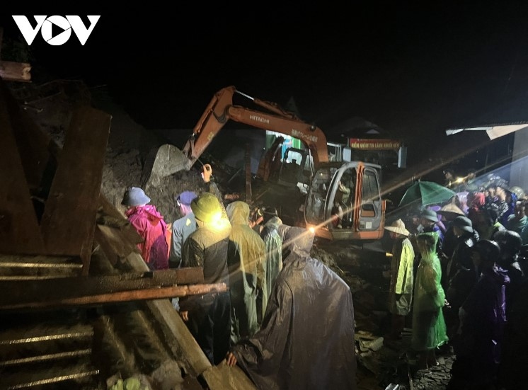 Bac Kan landslide kills four people