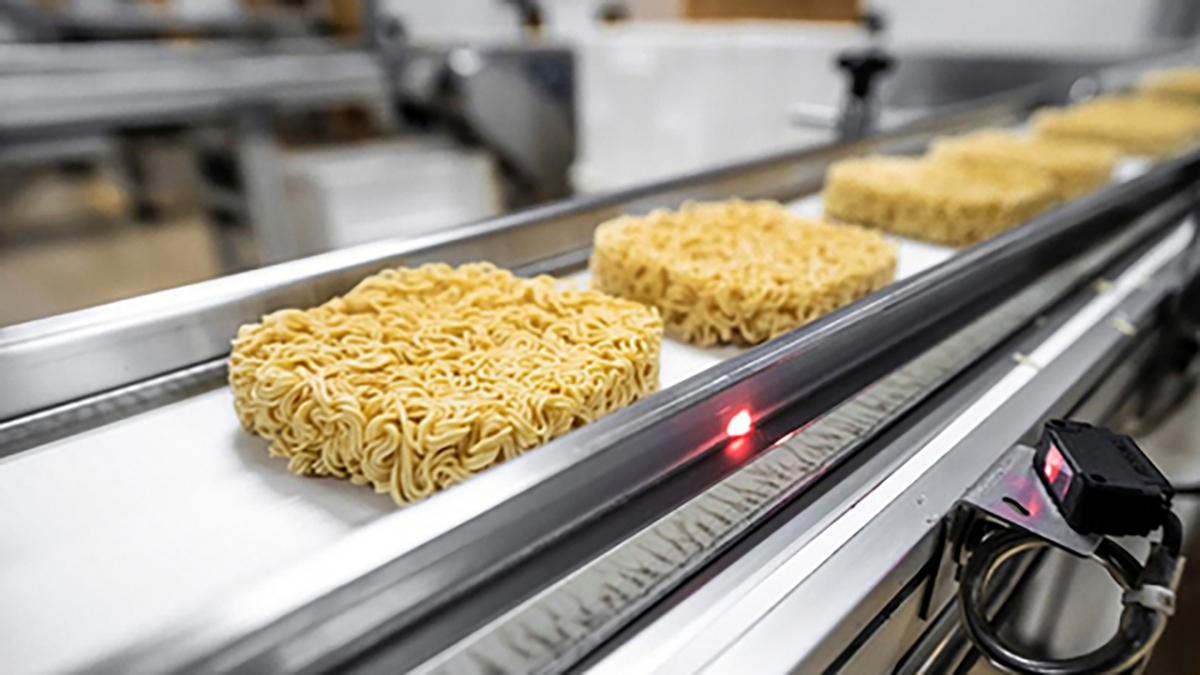 Vietnamese instant noodles removed from EU list of food safety control