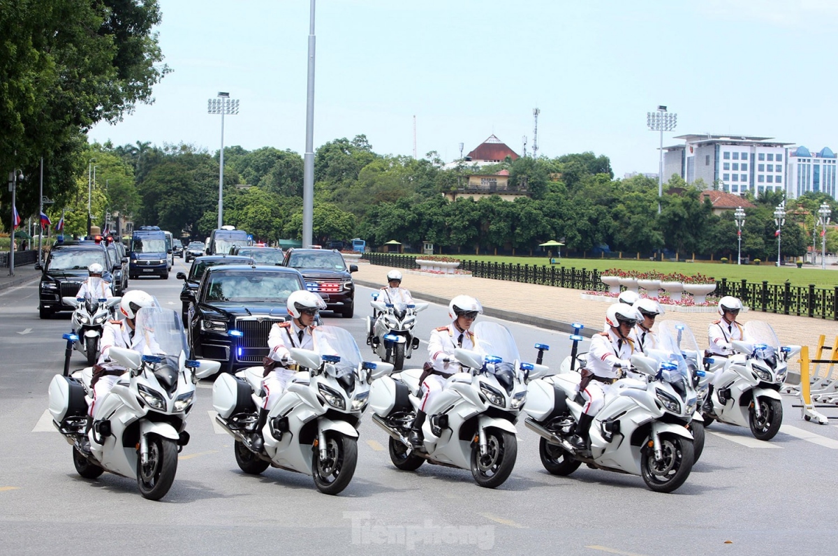 Convoy of motorcycles deployed to welcome Russian President