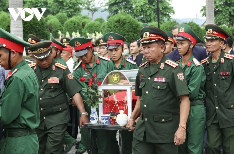 Memorial and burial service held for Vietnamese soldiers fallen in Laos