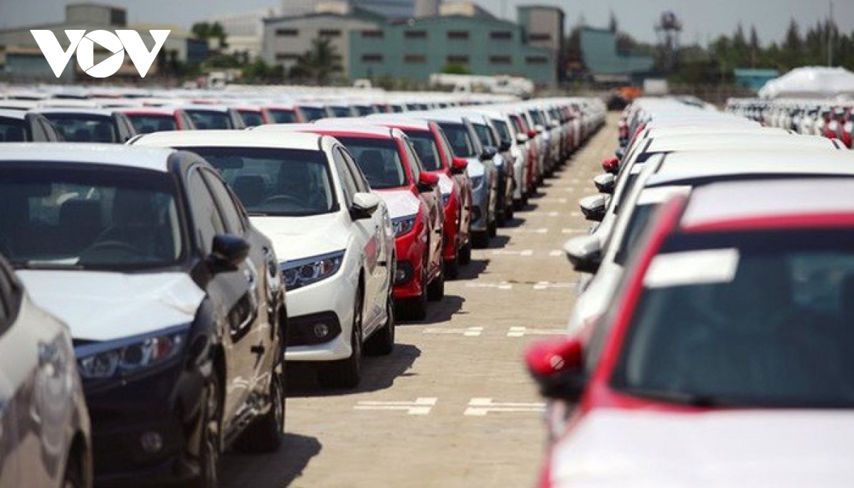 Vietnam imports over 74,000 cars in first half of 2024
