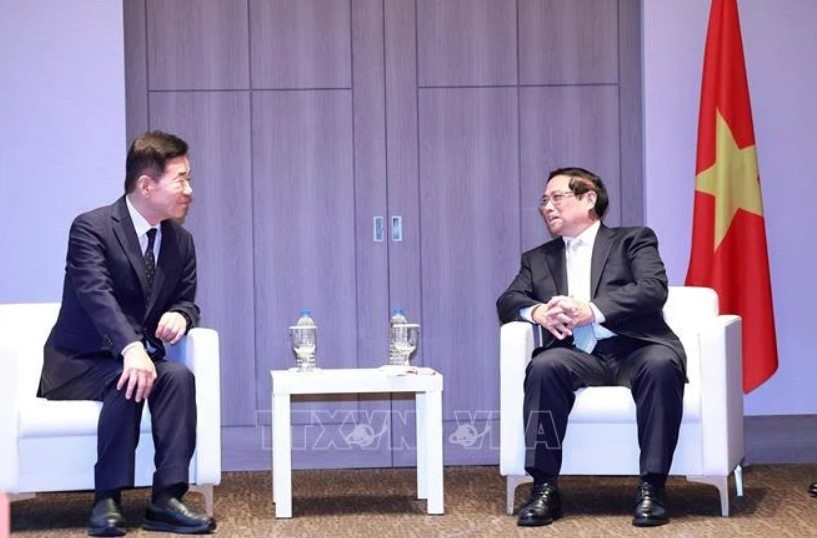 PM Pham Minh Chinh meets former RoK National Assembly Speaker