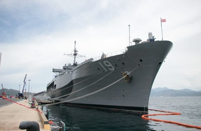 US Navy, Coast Guard ships visit Khanh Hoa province