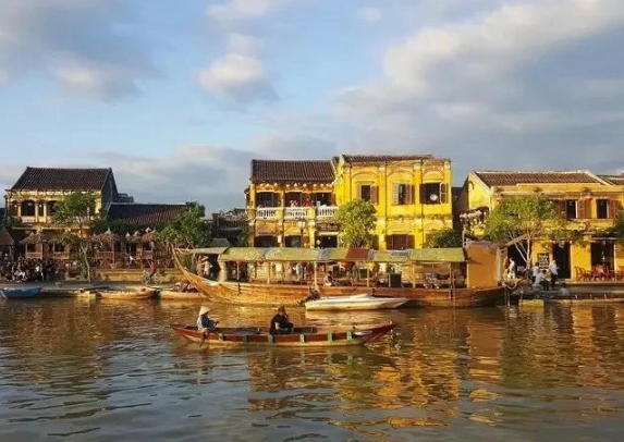 Vietnam joins efforts to promote preservation of world heritage values